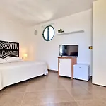 Ara Comfort Lägenhetshotell Torre San Giovanni Ugento