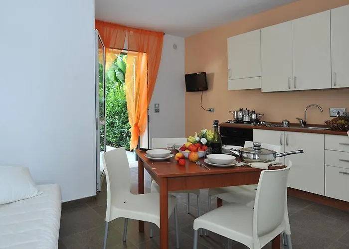 מלון דירות Ara Comfort 3*