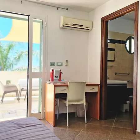 Ara Comfort Aparthotel *