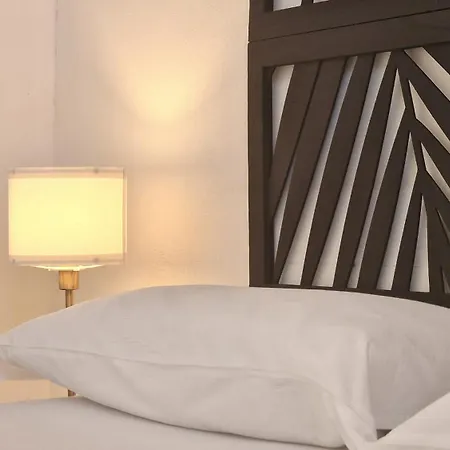 Ara Comfort Aparthotel *